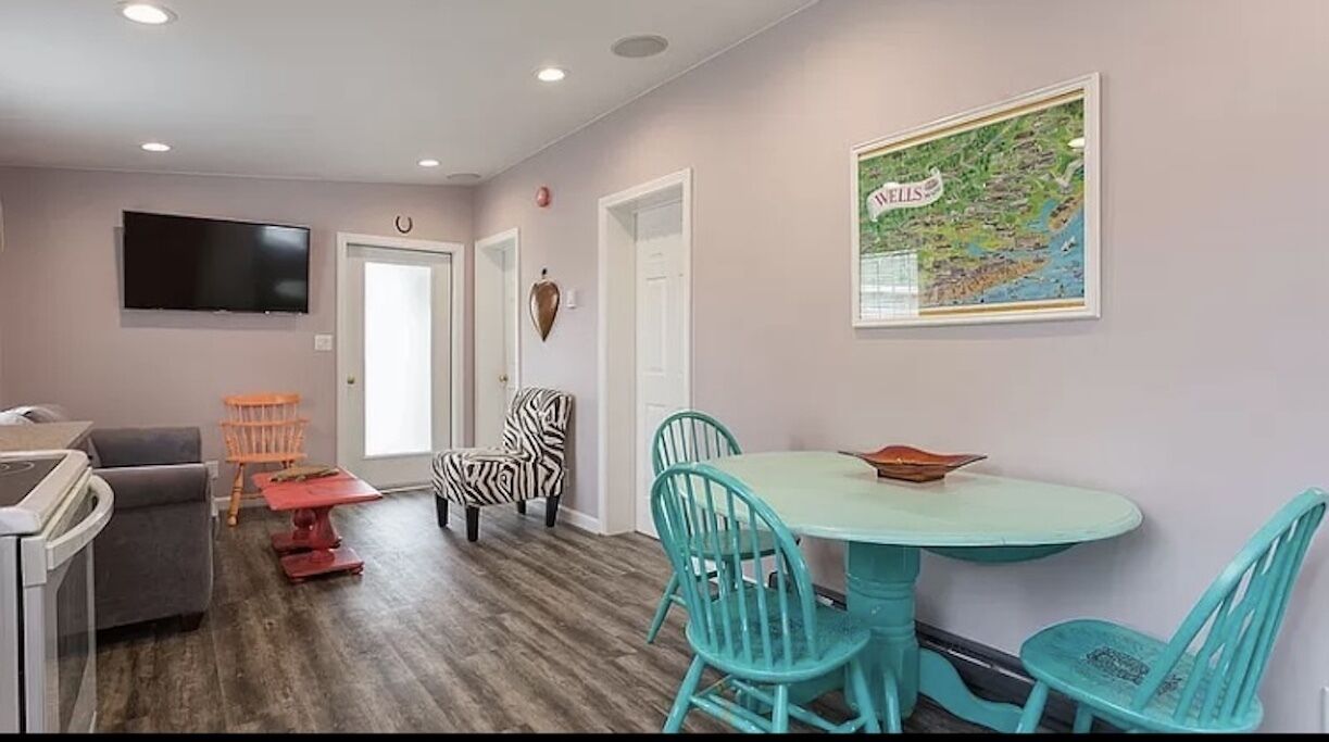 Beach Dreams Cottage - Gated Resort with Great Location