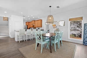 Dining - Seas The Day | Beach Getaway with Golf Cart & Bikes Included (Santa Rosa Beach)