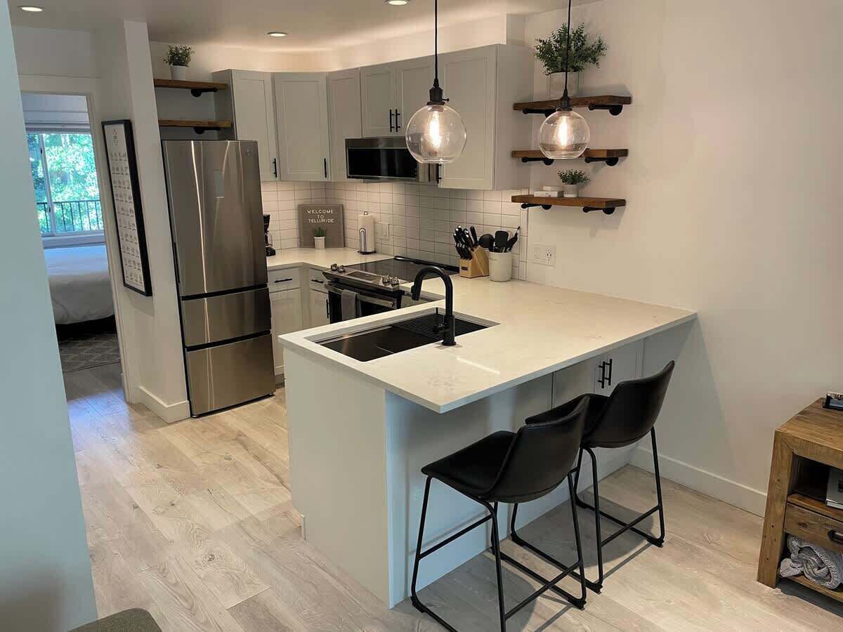 冰箱、微波炉、烤箱、炉灶