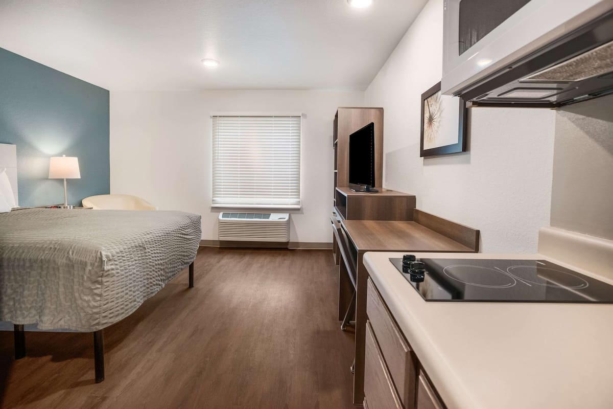 Individually furnished, desk, free WiFi, bed sheets