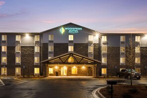 Exterior - WoodSpring Suites Atlanta Newnan (Newnan)