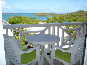 Outdoor dining - Peaceful Luxury 1 Double Bedroom Villa With large private pool and its own dock (Willikies)