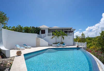 Peaceful Luxury Villa, Large Pool, Stunning Sea Views & Private Dock