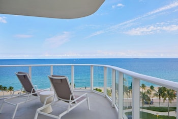 Room, 1 King Bed with Sofa bed, Balcony (Oceanfront) | Balcony at AC Hotel by Marriott Fort Lauderdale Beach