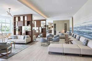 2 bars/lounges, poolside bar - AC Hotel by Marriott Fort Lauderdale Beach (Fort Lauderdale)