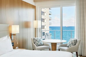 Room, 1 King Bed, Balcony (Oceanfront) | Premium bedding, pillowtop beds, in-room safe, blackout drapes