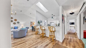 Interior - BEACH BUNGALOW 30a- Seacrest W- HTD POOL-LSV-KAYAKS-BIKES- 2 Min 2 Beach & Lake! (Seacrest)