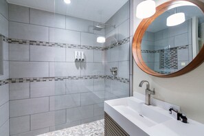 Kondominium, 2 kamar tidur | Kamar mandi | Handuk