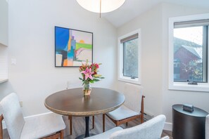 Condo, 2 Bedrooms | Dining