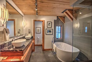 Townhome, 3 Bedrooms | Bathroom | Towels - Local Luxury by Exceptional Stays (Telluride)