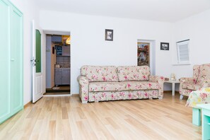 Comfort Triple Room | Soundproofing, iron/ironing board, free WiFi, bed sheets - Tischler Apartment & Studio (Sibiu)