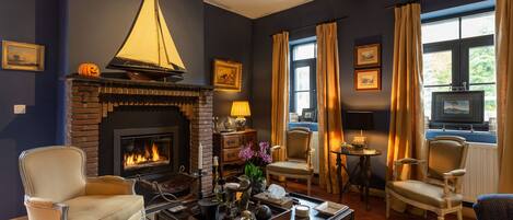 スマートテレビ、暖炉