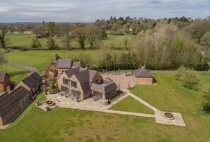 Exterior - A beautiful detached 3 bedroom property situated off its own private drive. (Finstall nr Bromsgrove)