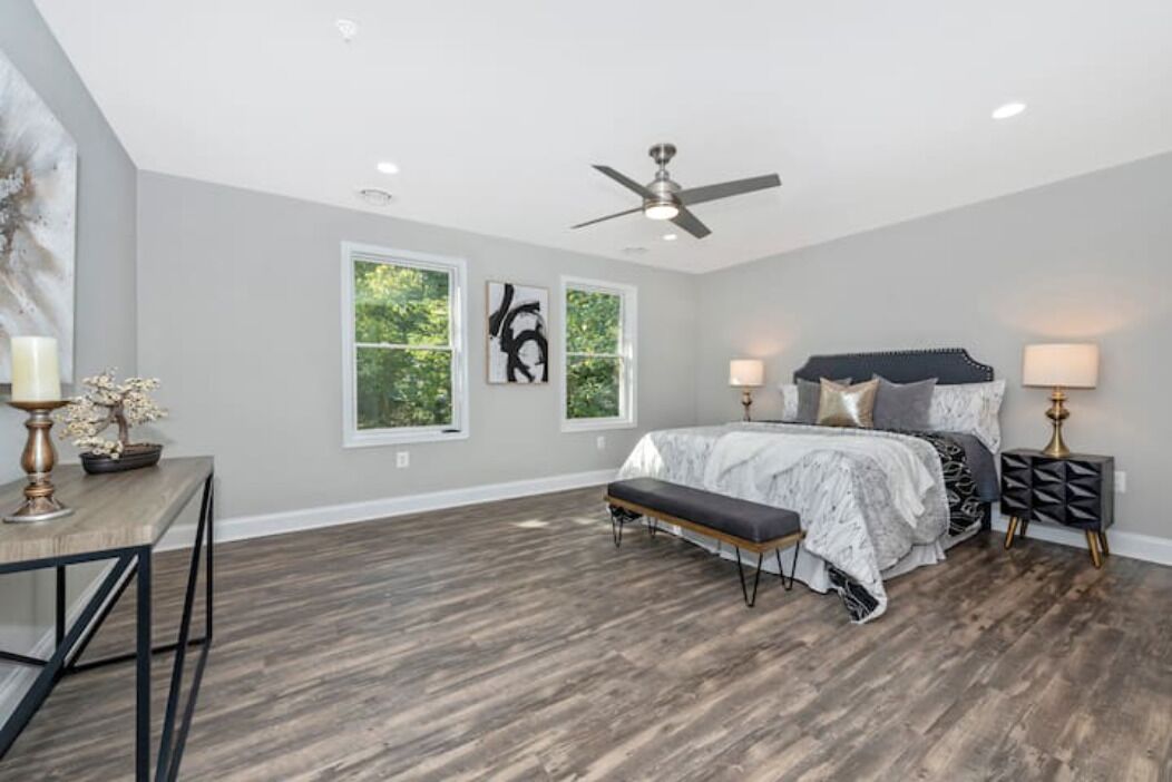 3 chambres, fer et planche à repasser, Wi-Fi, draps fournis