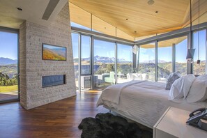 Villa, 6 Bedrooms | Individually decorated, individually furnished