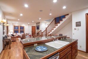 Townhome, 3 Bedrooms | Private kitchen