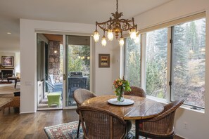 Condo, 3 Bedrooms | Dining