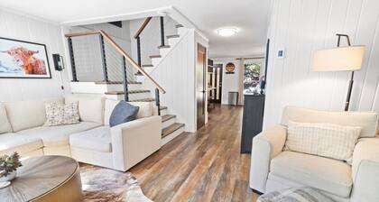 Boards & Bikes—Secluded Luxury Next to the Village (Treetop 29)