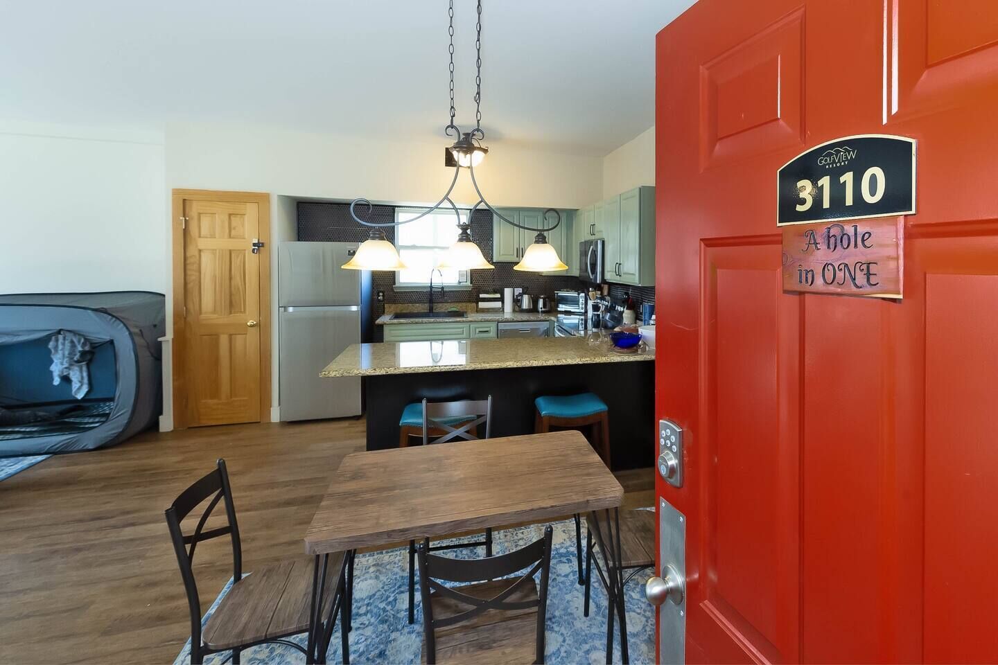 Indoor Pool! Close To Dollywood And The Parkway! Minutes to Ripken Field!