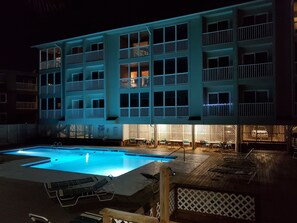 Outdoor pool - Direct Oceanfront 3 bedroom 2.5 baths Pelicans Watch unit on popular Shore Drive (Myrtle Beach)