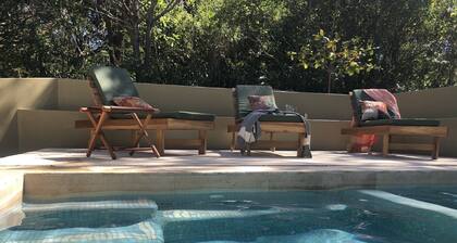 Beautiful PrivatePool & Gardens near top-tier restaurants, surfing & 5 beaches