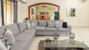Living area - VIP Sosúa Villa | Private Pool & Pool Table (Sosúa)