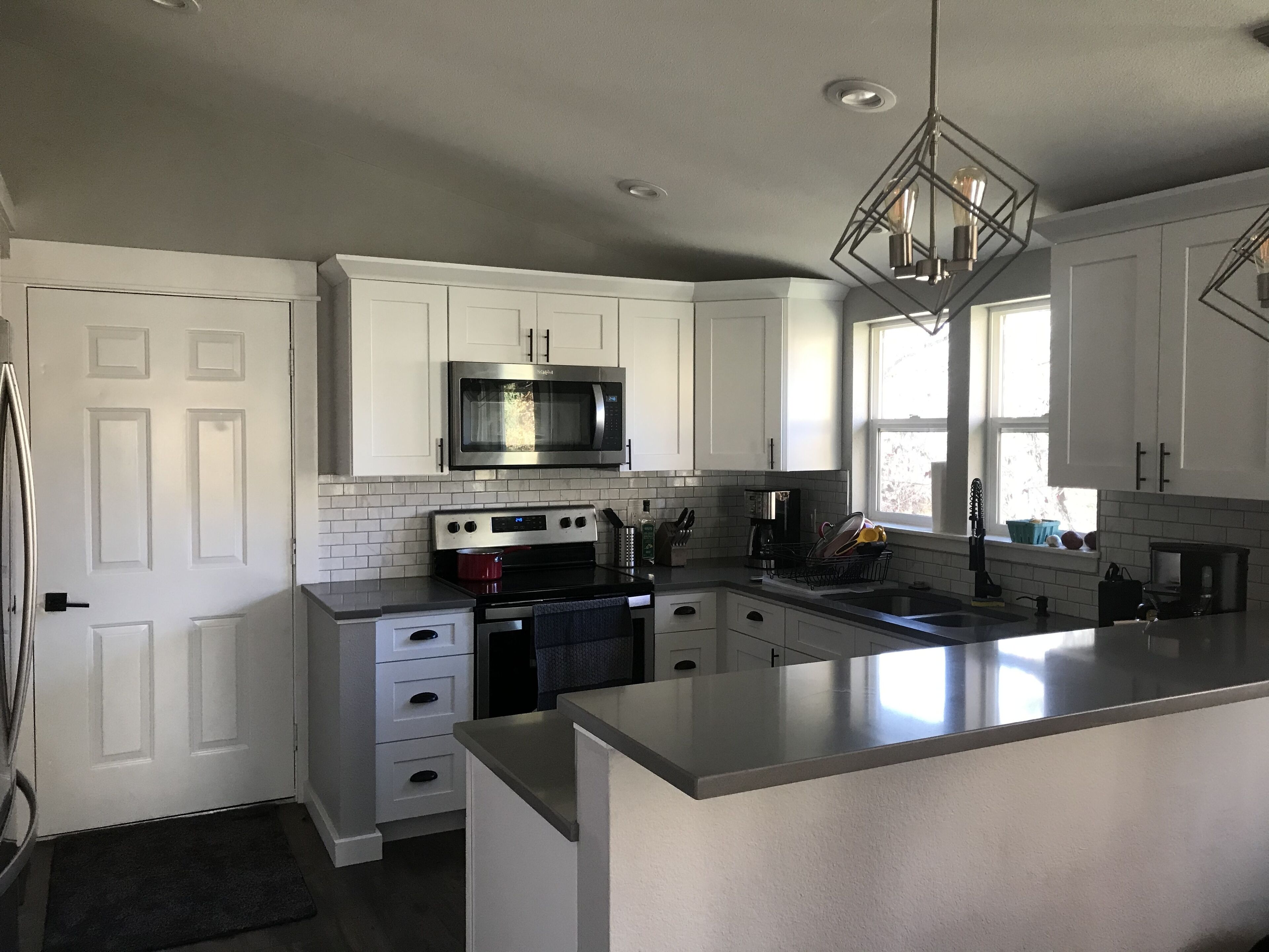 Modern and cozy dog-friendly mountain retreat