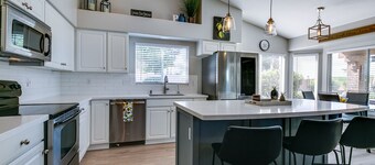 Luxury Family friendly home with resort-like pool and backyard on golf course!