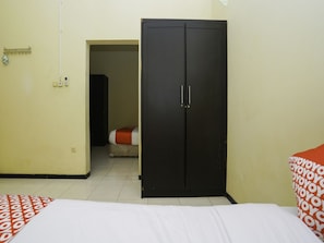 Room - Oyo 2902 Graha 18 (Surabaya)