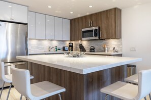 Fridge, microwave, dishwasher, coffee/tea maker