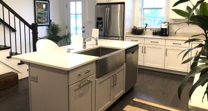 Vibe District VB Townhome – Steps from Atlantic Surf Park & Boardwalk!