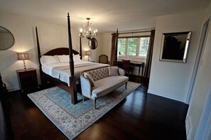 3 bedrooms, iron/ironing board, travel crib, WiFi