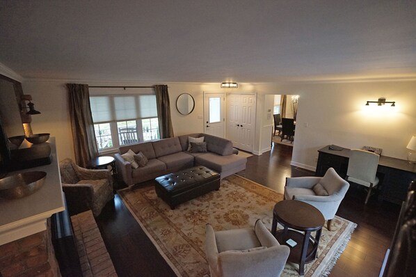 Smart TV, fireplace, video games, stereo