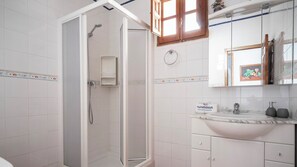 Douche, séchoir à cheveux