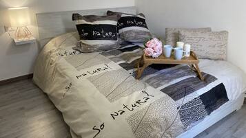 1 Schlafzimmer, Bügeleisen/Bügelbrett, kostenloses WLAN, Bettwäsche