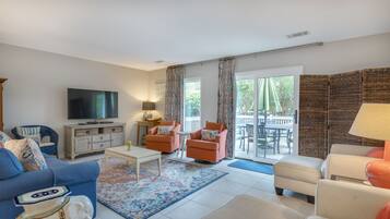 Smart-tv, dvd-spelare och böcker