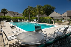 حمّام سباحة خارجي