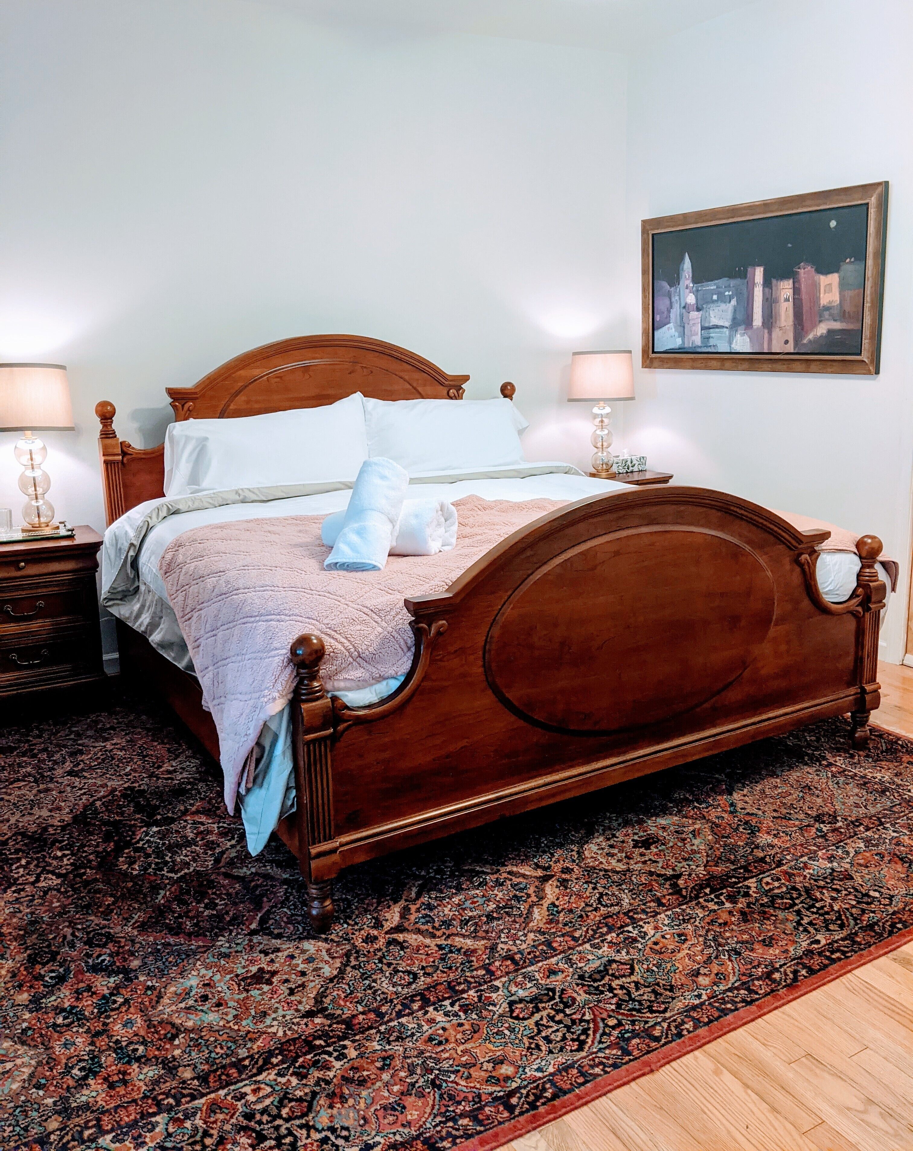 Vintage Charm Studio: Unique Retreat on the East Side