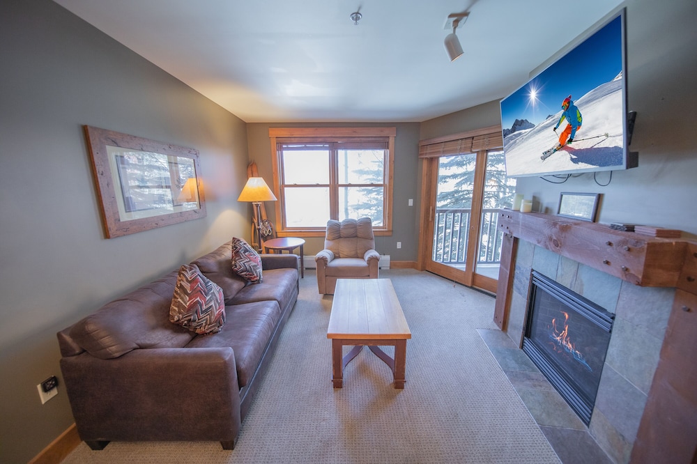 Quick Walk to Gondola, Family-Friendly Pool Area!