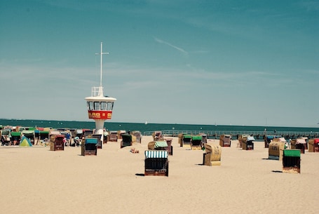 Beach nearby. Studio Apartment “Bublitz” with Wi-Fi, Balcony, Sauna & Pool