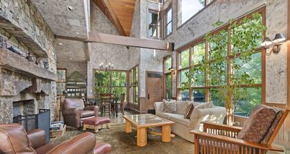 Sundance Massive Cabin - Huge hot tub, Fireplaces in each room, acres of privacy