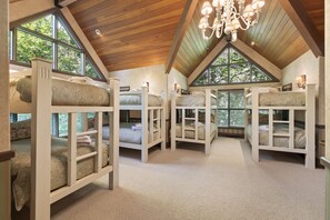 12 bedrooms, desk, iron/ironing board, free WiFi