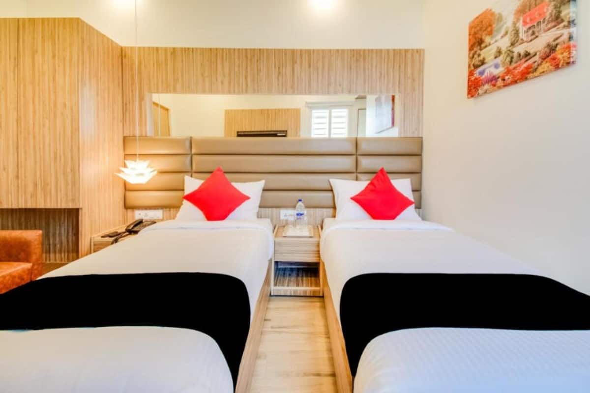 Deluxe Room | 1 bedroom, desk, free WiFi
