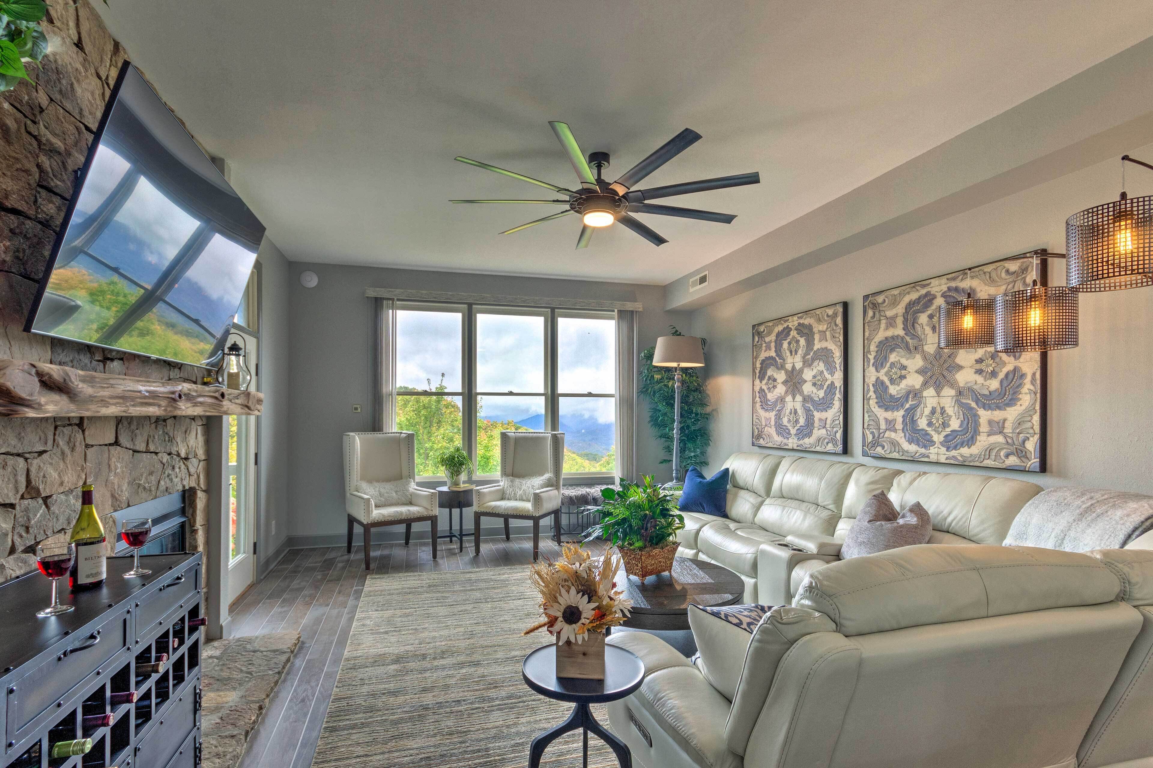 Modern Smokies Retreat w/ Balcony + Mtn Views