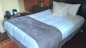 Standard Room, 1 Queen Bed, Non Smoking