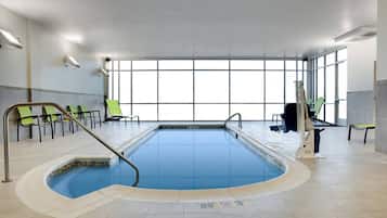 Indendørs pool