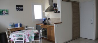 Charming studio on the edge of the Atlantic Ocean.  Ideally located!