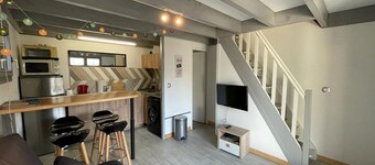 Beachside Villa in Capbreton: Terrace, Parking, 2 BR & Loft, Pets Welcome