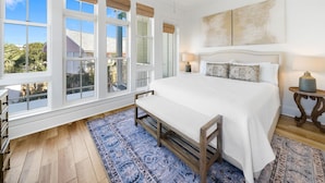 Room - 🌺 Aloha Beaches Gulf-Front Retreat, Pool, Steps to Beach, Sleeps 14 (Panama City Beach)