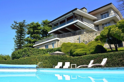 Villa Ornella - Luxury Mansion (12 people version)